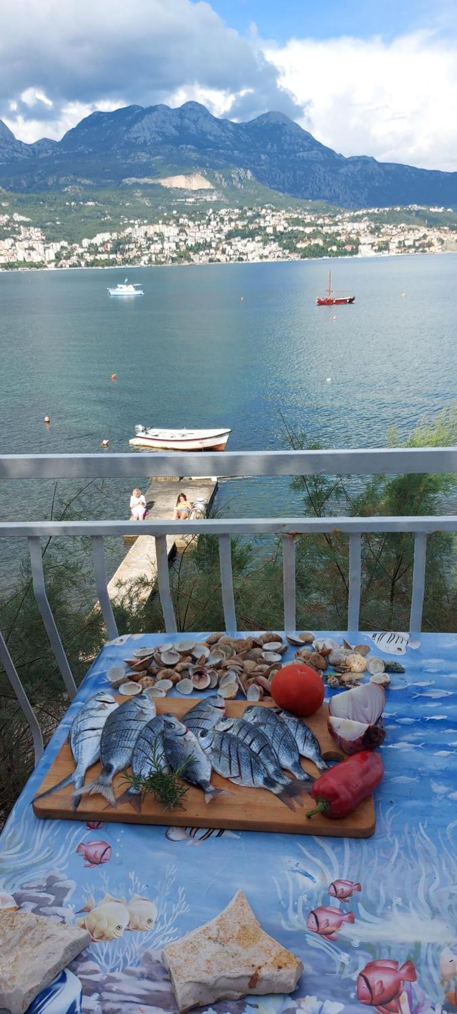 Apartment "I Love Njivice" Herceg Novi Ruang foto